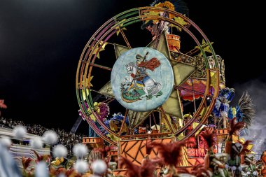 SAO PAULO (SP), Brezilya 02 / 11 / 2024 - Sao Paulo, Nene de Vila Matilde samba okullarının geçit töreni, Sao Paulo Sambadrome 'da düzenlenen samba okullarının erişim grubu için geçerlidir.