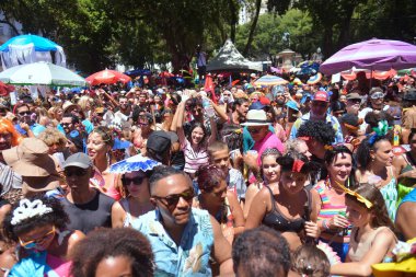 Rio de Janeiro (RJ) Brazil 02 / 11 / 2024 - Rio de Janeiro 'daki Praca Tiradentes' te Bloco Cordao do Boitata 'nın sunumu. Miras, Hareket ve Dönüşüm temalı grup Rio 'daki karnavalı canlandırdı. 
