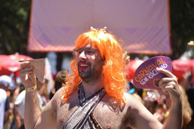 Rio de Janeiro (RJ) Brazil 02 / 11 / 2024 - Rio de Janeiro 'daki Praca Tiradentes' te Bloco Cordao do Boitata 'nın sunumu. Miras, Hareket ve Dönüşüm temalı grup Rio 'daki karnavalı canlandırdı. 