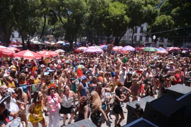 Rio de Janeiro (RJ) Brazil 02 / 11 / 2024 - Rio de Janeiro 'daki Praca Tiradentes' te Bloco Cordao do Boitata 'nın sunumu. Miras, Hareket ve Dönüşüm temalı grup Rio 'daki karnavalı canlandırdı. 