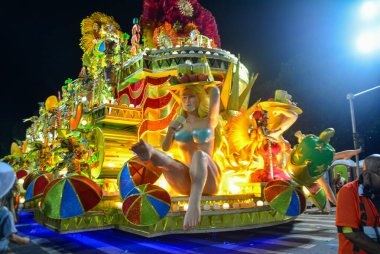 RIO DE JANEIRO (RJ), Brezilya 02 / 12 / 2024 - Rio de Janeiro 'nun merkezindeki Marques de Sapucai' de Mocidade Independente de Padre Miguel samba okulu, güzel bir geçit töreni düzenliyor. 