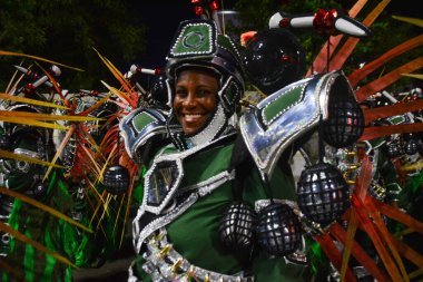 RIO de JANEIRO (RJ), Brezilya 02 / 12 / 2024 - Rio de Janeiro 'nun merkezindeki Marques de Sapucai' deki Vila Isabel samba okulu, heyecan verici bir geçit töreni düzenledi. 