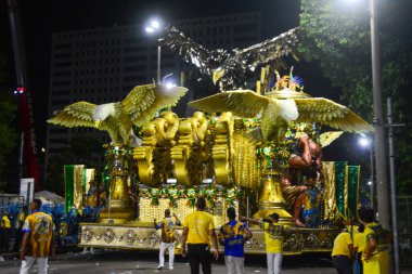 RIO DE JANEIRO (RJ), Brezilya 02 / 12 / 2024 - Rio de Janeiro 'nun merkezindeki Marques de Sapucai' deki Paraiso do Tuiuti samba okulu, 12 Şubat 2024 tarihinde harika bir geçit töreni gerçekleştirdi.. 