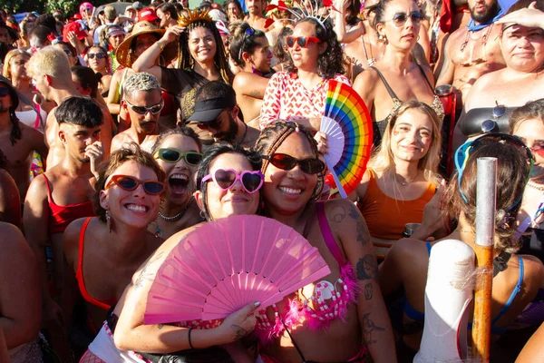 Rio de Janeiro (RJ) Brezilya 02 / 12 / 2024 - O Baile todosu, kadınlar tarafından yaratılan Rio ritminin mevcut ve eski hit parçalarıyla, Aterro do Flamengo 'daki tüm Baile halkı heyecanlandırdı. 