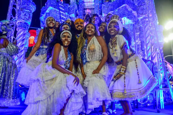 リオデジャネイロ ブラジル02 2024 リオデジャネイロの中心にあるマルケス サプカイにあるポルテラ サンバ スクールが素晴らしいパレードを開催 — ストック写真