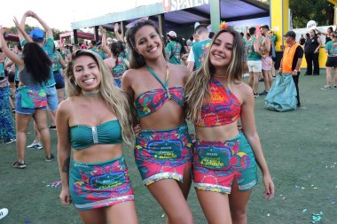 Sao Paulo (SP), 02 / 12 / 2024 - Pazartesi öğleden sonra şehirdeki karnaval etkinliklerini kontrol etmek için bugüne kadarki en büyük seyirciyi kaydetti. Çok çeşitli ve havalı bir seyirci prim dans pistlerine yayıldı.