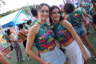 Sao Paulo (SP), 02 / 12 / 2024 - Pazartesi öğleden sonra şehirdeki karnaval etkinliklerini kontrol etmek için bugüne kadarki en büyük seyirciyi kaydetti. Çok çeşitli ve havalı bir seyirci prim dans pistlerine yayıldı.