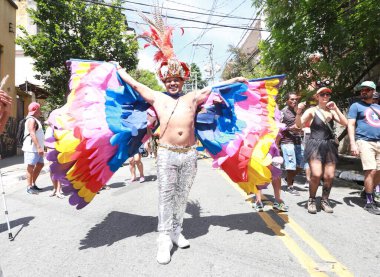 Sao Paulo (SP), 02 / 12 / 2024 - Sao Paulo 'nun en büyüğü olan Bloco Esfarrado, bu Pazartesi günü Bixiga caddelerinde 77 yılı kutlayarak, 02 / 17 / 1947' de doğdu..