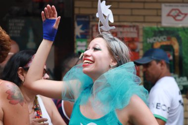 Sao Paulo (SP), 02 / 12 / 2024 - Sao Paulo 'nun en büyüğü olan Bloco Esfarrado, bu Pazartesi günü Bixiga caddelerinde 77 yılı kutlayarak, 02 / 17 / 1947' de doğdu..