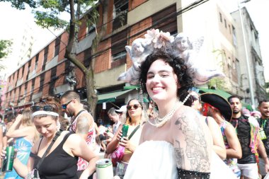 Sao Paulo (SP), 02 / 12 / 2024 - Sao Paulo 'nun en büyüğü olan Bloco Esfarrado, bu Pazartesi günü Bixiga caddelerinde 77 yılı kutlayarak, 02 / 17 / 1947' de doğdu..