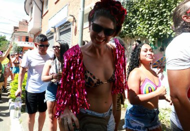 Sao Paulo (SP), 02 / 12 / 2024 - Sao Paulo 'nun en büyüğü olan Bloco Esfarrado, bu Pazartesi günü Bixiga caddelerinde 77 yılı kutlayarak, 02 / 17 / 1947' de doğdu..