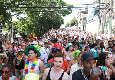 Sao Paulo (SP), 02 / 12 / 2024 - Sao Paulo 'nun en büyüğü olan Bloco Esfarrado, bu Pazartesi günü Bixiga caddelerinde 77 yılı kutlayarak, 02 / 17 / 1947' de doğdu..