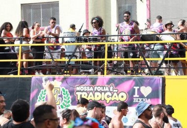 Sao Paulo (SP), 02 / 12 / 2024 - Sao Paulo 'nun en büyüğü olan Bloco Esfarrado, bu Pazartesi günü Bixiga caddelerinde 77 yılı kutlayarak, 02 / 17 / 1947' de doğdu..