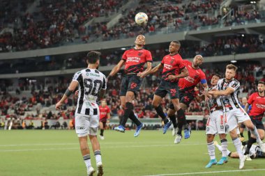 CURITIBA (PR), Brezilya 15 / 02 / 2024 - Bu Perşembe gecesi Ligga Arena 'da 2024 Paranense Şampiyonası' nın 9. turu için Athletico PR ve Operario arasında oynanan bir maç sırasında 