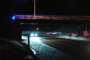 Olay Yeri İnceleme Bürosu, Nutley, New Jersey 'de bir vur kaç olayını araştırıyor. 14 Şubat 2024, Nutley, New Jersey, ABD: Bir yayanın öldüğü ve ikinci yayanın ağır yaralandığı açıklandı. 