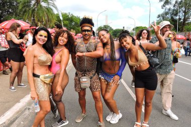 Sao Paulo (SP), Brezilya 02 / 17 / 2024 - Baiana System grubu Navio Pirata 'yı bir kez daha Sao Paulo sokaklarına taşıdı, bu sefer Sao Paulo şehrindeki Ibirapuera pistinde binlerce insanı bir araya getirdi.. 