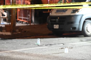 New York, New York 'ta Adam Clayton Powell Jr. Bulvarı' nda birkaç kişi vuruldu. 18 Şubat 2024, New York, New York, ABD: Sabah 4 sularında polis, New York City 'deki Adam Clayton Powell Jr. Bulvarı' na silahlı saldırı ihbarında bulundu..