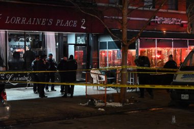 New York, New York 'ta Adam Clayton Powell Jr. Bulvarı' nda birkaç kişi vuruldu. 18 Şubat 2024, New York, New York, ABD: Sabah 4 sularında polis, New York City 'deki Adam Clayton Powell Jr. Bulvarı' na silahlı saldırı ihbarında bulundu..