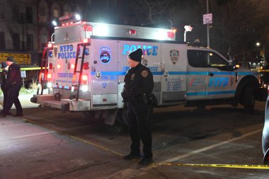 New York, New York 'ta Adam Clayton Powell Jr. Bulvarı' nda birkaç kişi vuruldu. 18 Şubat 2024, New York, New York, ABD: Sabah 4 sularında polis, New York City 'deki Adam Clayton Powell Jr. Bulvarı' na silahlı saldırı ihbarında bulundu..