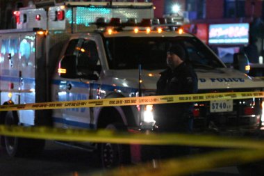 New York, New York 'ta Adam Clayton Powell Jr. Bulvarı' nda birkaç kişi vuruldu. 18 Şubat 2024, New York, New York, ABD: Sabah 4 sularında polis, New York City 'deki Adam Clayton Powell Jr. Bulvarı' na silahlı saldırı ihbarında bulundu..