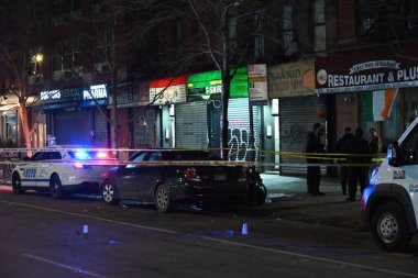 New York, New York 'ta Adam Clayton Powell Jr. Bulvarı' nda birkaç kişi vuruldu. 18 Şubat 2024, New York, New York, ABD: Sabah 4 sularında polis, New York City 'deki Adam Clayton Powell Jr. Bulvarı' na silahlı saldırı ihbarında bulundu..