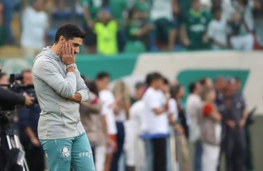 SAO PAULO (SP) Brezilya 18 / 02 / 2024 - Palmeiras teknik direktörü Abel Ferreira, Palmeiras ve Corinthians arasında oynanan ve bu Pazar Arena Barueri 'de yapılan Campeonato Paulista için geçerli olan maçta, 18.