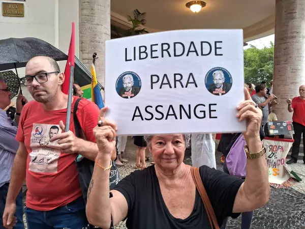 RIO DE JANEIRO (RJ), Brezilya 02 / 20 / 2024 WikiLeaks Julian Assange 'ın özgürlüğüne yönelik gösteri, bu salı saat 17.00 
