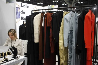 Coterie-Magic-New York sırasında Phage Brand. Coterie, Cavits Center 02 / 21 / 2024 'te genç ve modern spor giyim markalarının yer aldığı kadınların en büyük toptan satış seçimi.