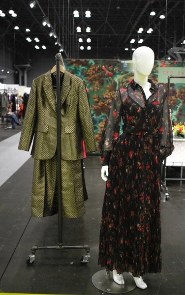 女性の最大の卸売セレクションであるCoterieは 若い現代的で現代的なスポーツウェアファッションブランドが米国ニューヨークのJavits Centerで開催されています 2月21日 2024年 — ストック写真