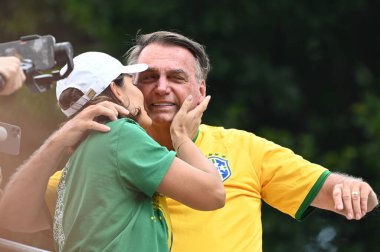 Sao Paulo SP, Brezilya 02 / 25 / 2024 - Eski First Lady Michelle Bolsonaro, bu Pazar günü Sao Paulo kentinde Avenida Paulista 'da düzenlenen bir gösteri sırasında,).