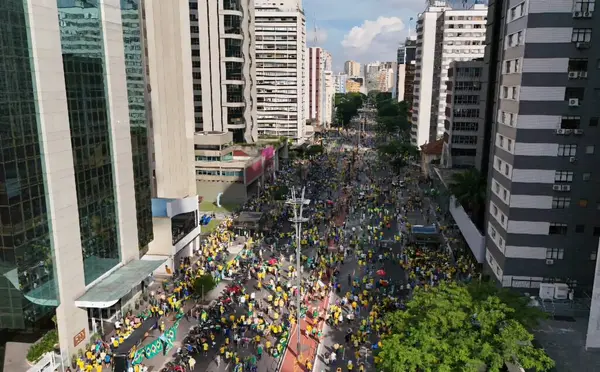 巴西圣保罗 2024 巴西前总统亚尔 博尔索纳罗 Jair Bolsonaro 呼吁在阿韦尼达 保利斯塔 Avenida Paulista — 图库照片
