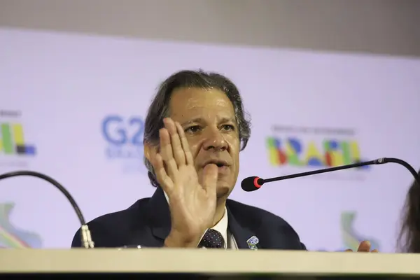 サンパウロ ブラジル02 2024 ブラジルの財務大臣フェルナンド ハダドがG20の財務大臣と中央銀行の大統領会議の最終日に記者会見を開く — ストック写真