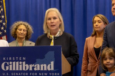 Senatör Gillibrand, Aile İnşaatı Yasası 'na erişim izni istiyor. 3 Mart 2024, New York, New York, ABD: Senatör Kirsten Gillibrand bir basın toplantısında