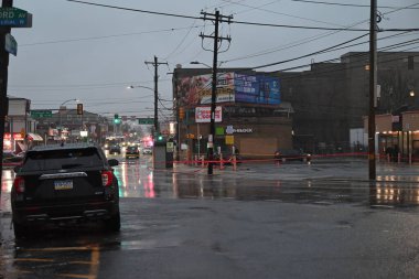 Philadelphia, Pennsylvania 'da bir SEPTA otobüs durağında toplu katliam sekiz genci yaraladı. 6 Mart 2024, Philadelphia, Pensilvanya, ABD: Yaklaşık 14: 59 'da, çok sayıda 911 çağrısı alındı.