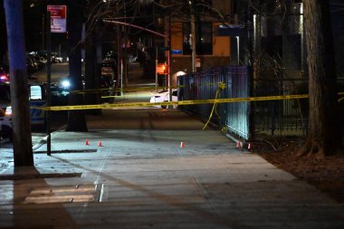 7 Mart 2024, Bronx, New York, ABD: Bronx, New York 'ta 17 yaşında bir çocuğun ölümcül vurulması. Polis, Perşembe günü Bronx 'ta bir okulun yakınında vurularak öldürülen 17 yaşındaki bir çocuğun. 