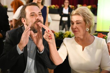 SAO PAULO, BRAZIL - 8 Mart 2024: Sao Paulo Eyaleti Belediye Başkan Yardımcısı Marta Suplicy (PT), Sao Paul Belediye Başkanlığı kampanyasına yaklaşık 200 kadınla birlikte Uluslararası Kadınlar Günü 