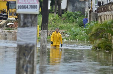 RIO GRANDE DO NORTE (RN) 02/26/2024-CUVAS-ALAGAMENTOS-UBS. Potengi Mahallesi 'nde bulunan Sağlık Birimi, UBS Alto da Torre, sızma ve elektrik kesintisi nedeniyle bir yıldan biraz uzun bir süre hizmet vermeden açıldı. 