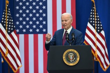 (Amerika Birleşik Devletleri Başkanı Joe Biden, Amerikan ailelerinin maliyetlerinin düşürülmesi ve eski ABD Başkanı Donald J. Trump 'ın aksine Goffstown, New Hampshire' daki YMCA Allard Center 'da vizyonunu sunuyor. 11 Mart 2024