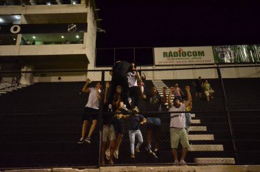 RIO GRANDE DO NORTE (RN), 03.12.2024 - FOOTAL-Sports-CUP. ABC RN 1 x 1 β que, ABC Frasqueirao 'da çizer ve the penpenalyties to β que' de kaybeder ve Copa do Brasil 2024 'ün dışında kalır. ABC-RN 'in yeni koçu Marcelo Cabo ilk kez berabere kaldı.. 