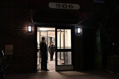 (52 yaşındaki kadının cesedi Manhattan Apartmanı 'nın içinde bir çantada bulundu. 15 Mart 2024, Manhattan, New York, ABD: Manhattan 'da bir apartman dairesinde bir kadının cesedinin bulunması üzerine soruşturma sürüyor. 