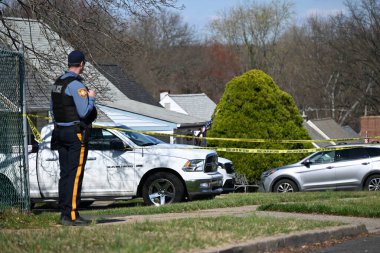 Levittown, Pennsylvania 'daki Viewpoint Lane' de şüpheli Andre Gordon tarafından vurulan iki kişi. 16 Mart 2024, Levittown, Pennsylvania, ABD 52 yaşındaki üvey anne, Karen Gordon ve 13 yaşındaki kız kardeşi Kera Gordon vurularak öldürüldü. 