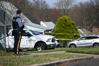 Levittown, Pennsylvania 'daki Viewpoint Lane' de şüpheli Andre Gordon tarafından vurulan iki kişi. 16 Mart 2024, Levittown, Pennsylvania, ABD 52 yaşındaki üvey anne, Karen Gordon ve 13 yaşındaki kız kardeşi Kera Gordon vurularak öldürüldü. 