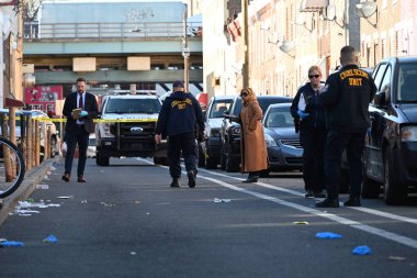 Philadelphia, Pennsylvania 'da East Lippincott Caddesi' nde bir kişi öldü ve bir kişi yaralandı. 16 Mart 2024, Philadelphia, Pennsylvania, ABD: 25 yaşında İspanyol bir erkek göğsünden aldığı kurşun yarasıyla hayatını kaybetti 