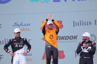 SAO PAULO (SP), Brezilya 03 / 16 / 2024 - Emerson Fittpaldi kupayı Sao Paulo 'nun kuzey bölgesindeki Anhembi kompleksi Sao Paulo E-Prix' de sunar.. 