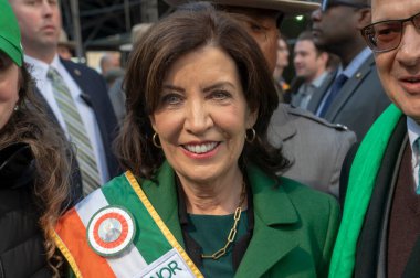 New York 'ta Aziz Patrick Günü Geçidi. 16 Mart 2024, New York, New York, ABD: New York Eyaleti Valisi Kathy Hochul, 16 Mart 2024 'te St. Patrick Günü Geçit Töreni' ne katıldı. 