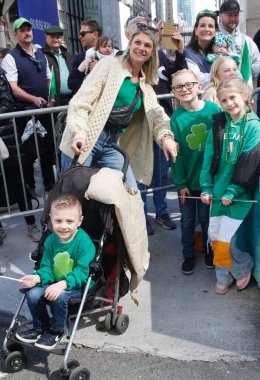  23. Geleneksel New York Şehri Aziz Patrick Günü Geçidi. 16 Mart 2024, New York, ABD: 23. Geleneksel New York Şehri Aziz Patrick Günü, saat 11: 00 ile 16: 00 arasında 45. Cadde ile 79. Cadde arasındaki 5. Cadde 'de başlıyor.. 