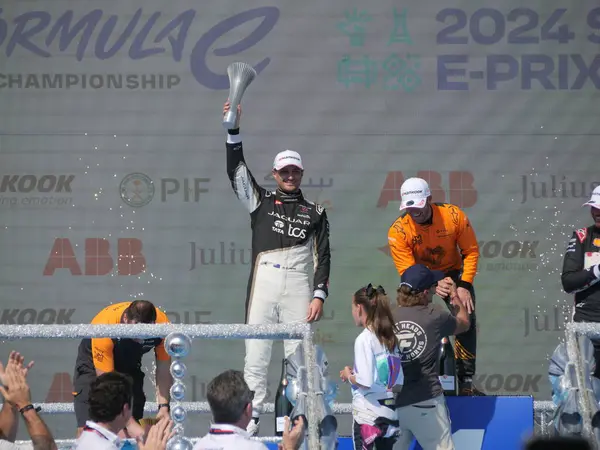 파울로 브라질 2024 Emerson Fittpaldi는 포뮬러 2024 상파울루 Prix의 연단에 — 스톡 사진