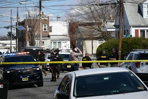 Misstänkt Som Dödade Flera Personer Aktiv Skjutsituation Levittown Pennsylvania Barrikaderad — Stockfoto