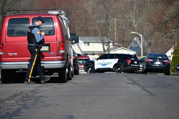 Twee Mensen Neergeschoten Door Verdachte Andre Gordon Viewpoint Lane Levittown — Stockfoto