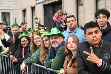 New York 263. Cadde. Aziz Patrick Günü Geçidi. 16 Mart. 2024, New York, New York, ABD. Bugün, St. Patrick Günü Geçit Töreni 'nde Maggie Timoney yer alacak. Aziz Patrick Günü geçit töreninin Büyük Mareşali ve Heinneken 'in ilk CEO' su. 